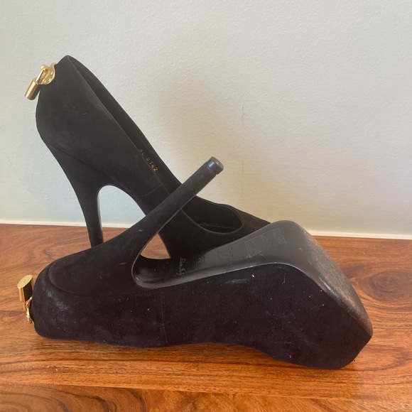 Authentic suede Louis Vuitton platform heals. - Picture 5 of 5